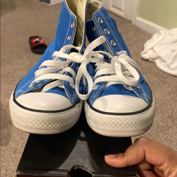 Converse - Picture 2 of 3